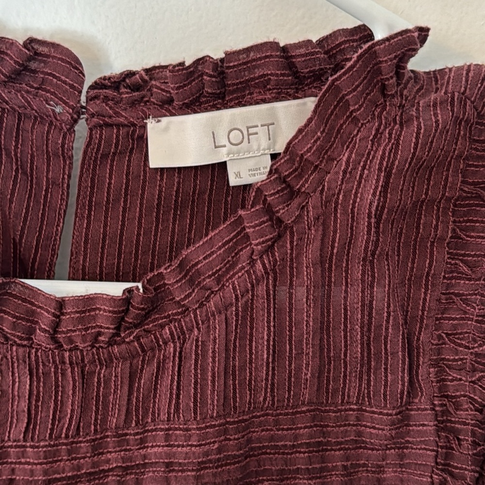 LOFT ruffle sleeve tank top size XL - Picture 2 of 5